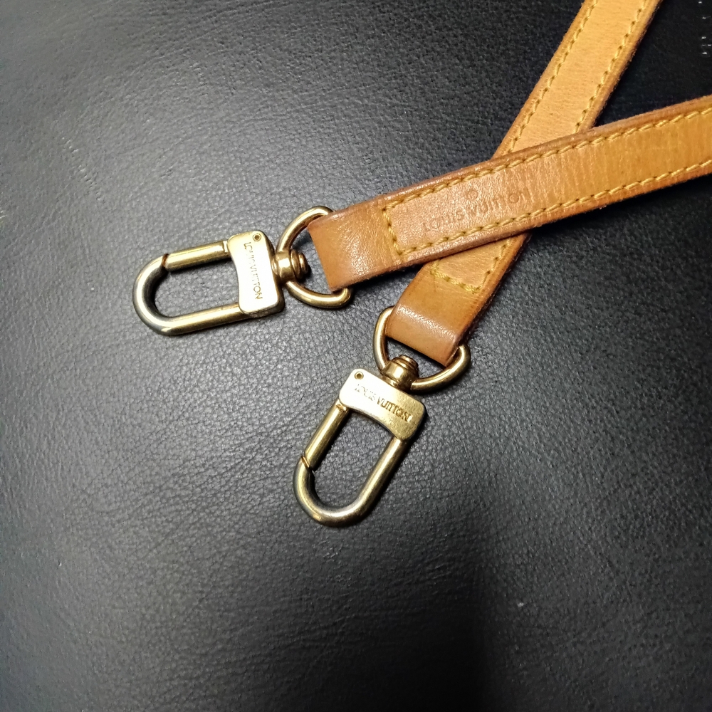 Long Louis Vuitton Authentic Leather Shoulder Strap Crossbody - Picture 4 of 7
